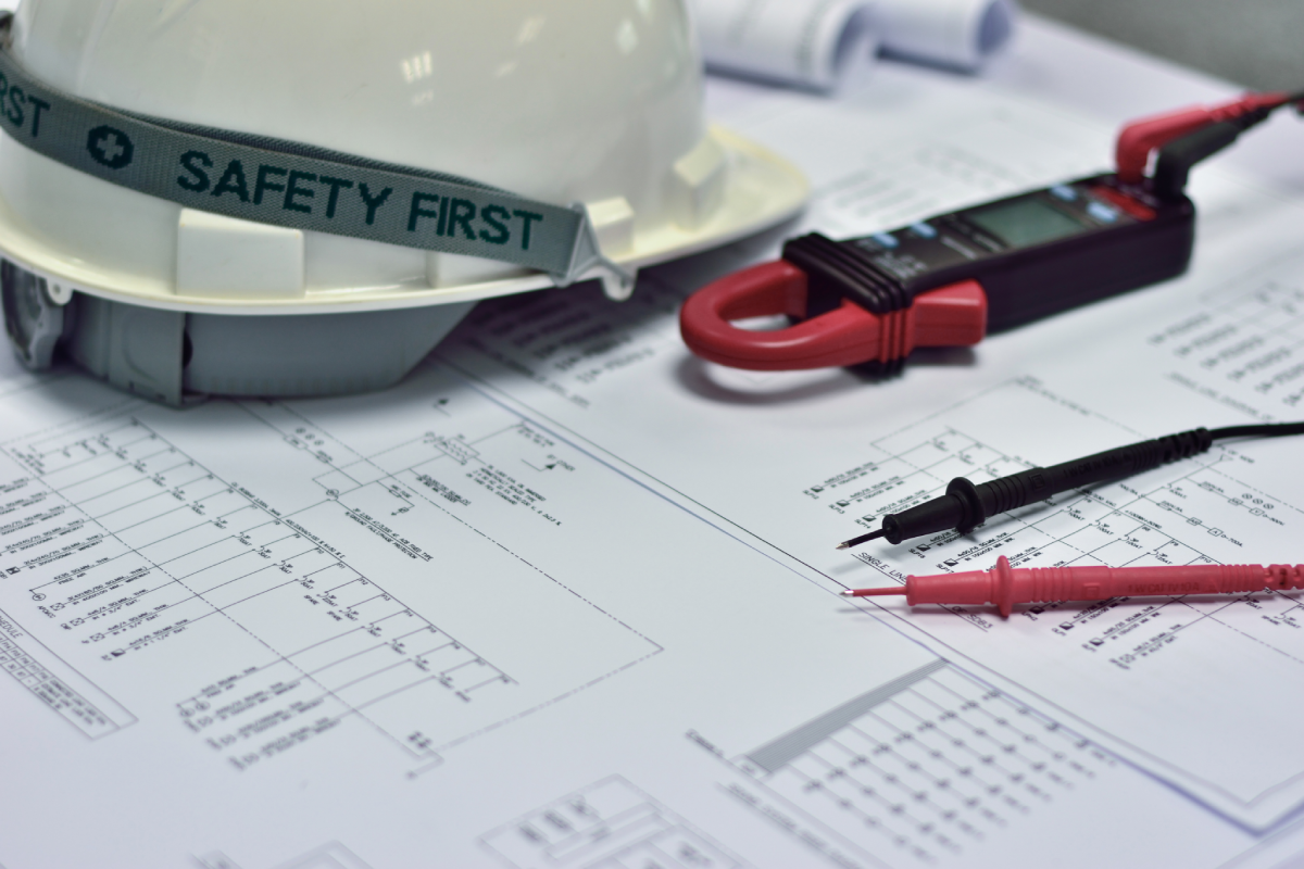 electrical-engineering-drawings-multimeter-with-safety-caps